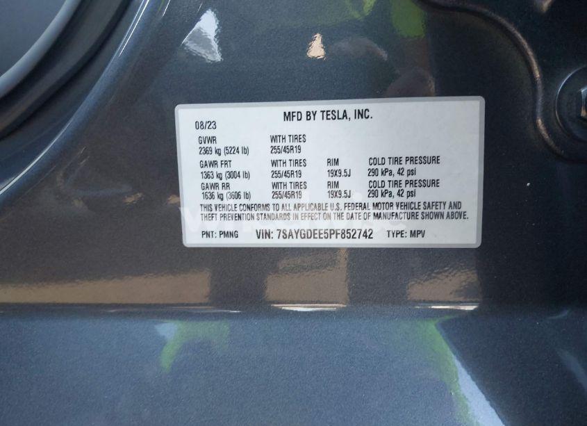 Photo 9 of 2023 Tesla Model Y AWD/LONG RANGE DUAL MOTOR ALL-WHEEL DRIVE (VIN 7SAYGDEE5PF852742)