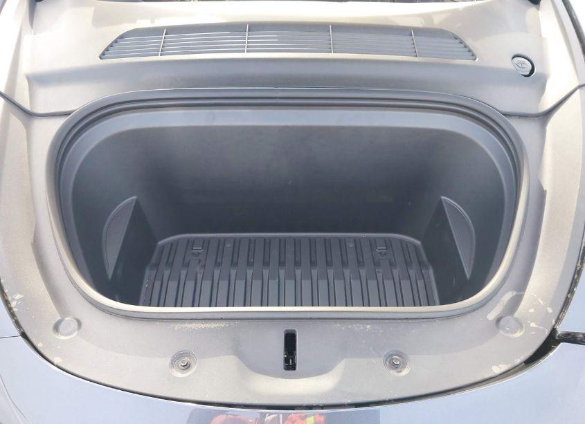 Photo 10 of 2023 Tesla Model Y AWD/LONG RANGE DUAL MOTOR ALL-WHEEL DRIVE (VIN 7SAYGDEE5PF909067)