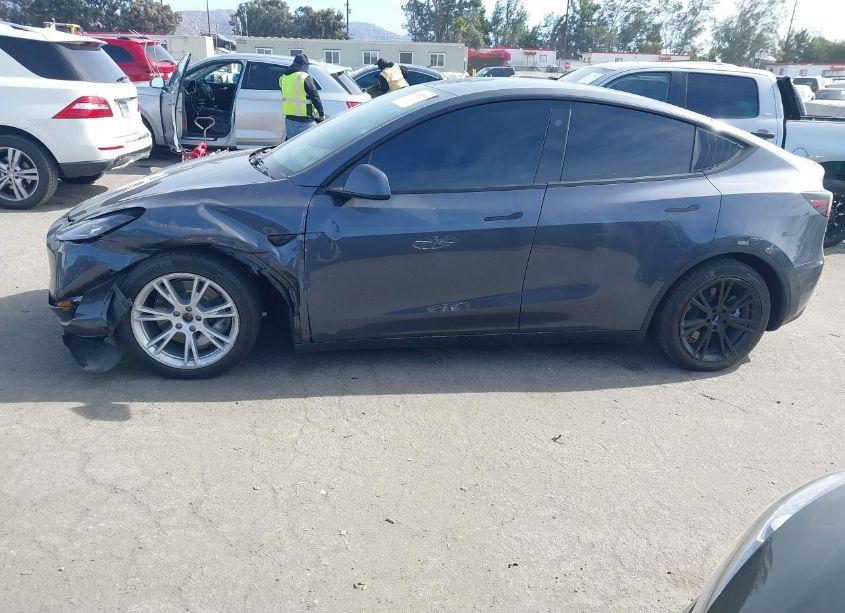 Photo 14 of 2023 Tesla Model Y AWD/LONG RANGE DUAL MOTOR ALL-WHEEL DRIVE (VIN 7SAYGDEE5PF909067)