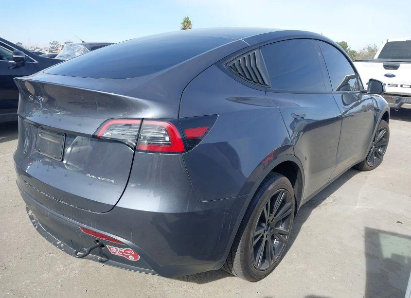 Photo 4 of 2023 Tesla Model Y AWD/LONG RANGE DUAL MOTOR ALL-WHEEL DRIVE (VIN 7SAYGDEE5PF909067)