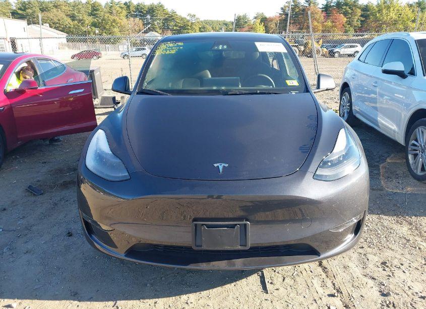 Photo 13 of 2024 Tesla Model Y LONG RANGE DUAL MOTOR ALL-WHEEL DRIVE (VIN 7SAYGDEE5RA247944)