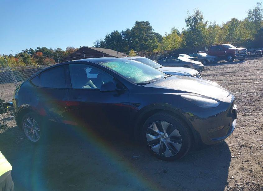 Photo 14 of 2024 Tesla Model Y LONG RANGE DUAL MOTOR ALL-WHEEL DRIVE (VIN 7SAYGDEE5RA247944)