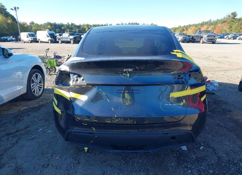 Photo 17 of 2024 Tesla Model Y LONG RANGE DUAL MOTOR ALL-WHEEL DRIVE (VIN 7SAYGDEE5RA247944)