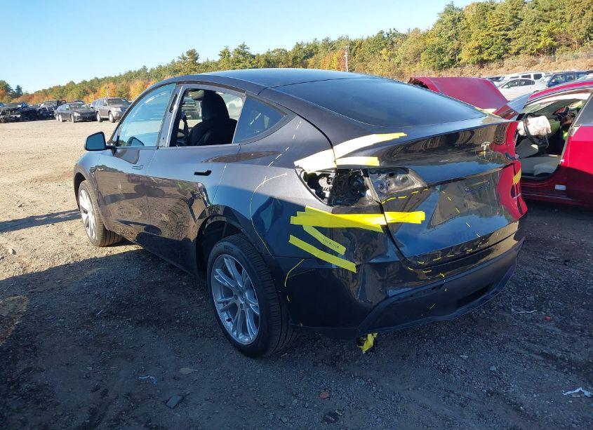 Photo 3 of 2024 Tesla Model Y LONG RANGE DUAL MOTOR ALL-WHEEL DRIVE (VIN 7SAYGDEE5RA247944)