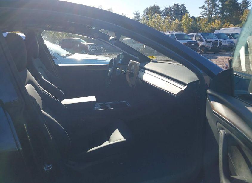 Photo 5 of 2024 Tesla Model Y LONG RANGE DUAL MOTOR ALL-WHEEL DRIVE (VIN 7SAYGDEE5RA247944)