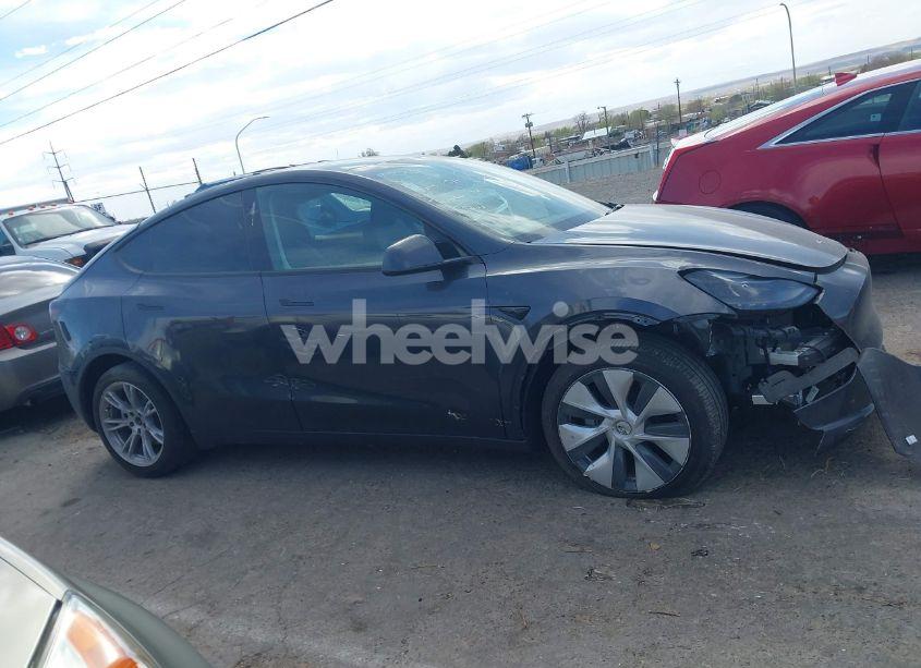 Photo 13 of 2024 Tesla Model Y LONG RANGE DUAL MOTOR ALL-WHEEL DRIVE (VIN 7SAYGDEE5RA256711)
