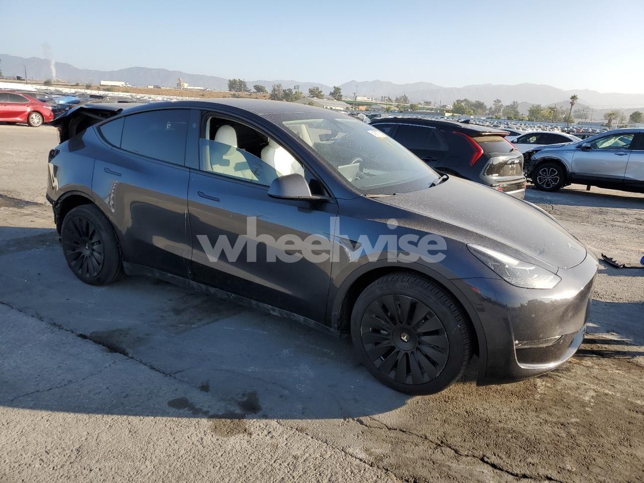 Photo 4 of 2024 TESLA MODEL Y (VIN 7SAYGDEE5RA265246)