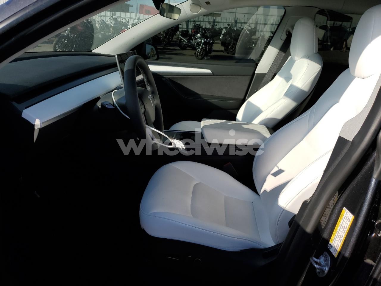 Photo 7 of 2024 TESLA MODEL Y (VIN 7SAYGDEE5RA265246)
