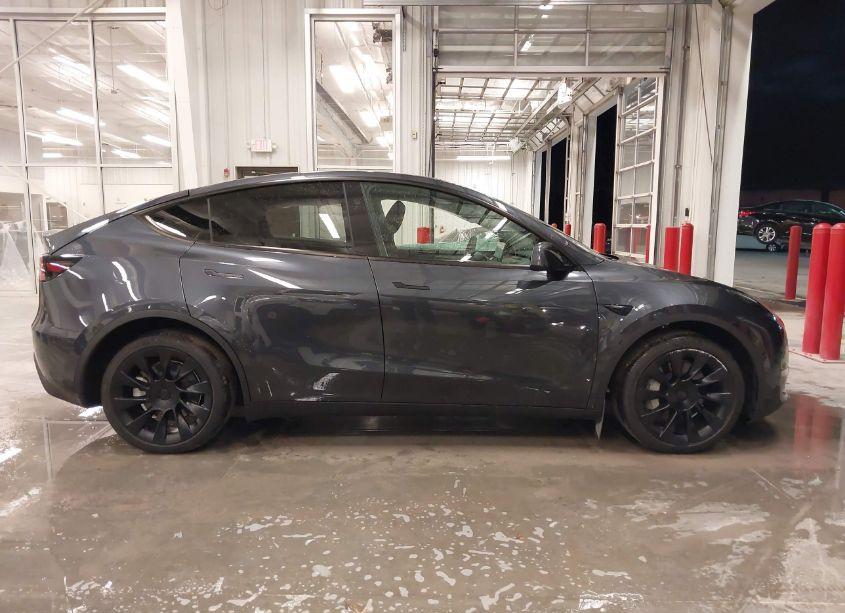 Photo 13 of 2024 Tesla Model Y LONG RANGE DUAL MOTOR ALL-WHEEL DRIVE (VIN 7SAYGDEE5RA284010)