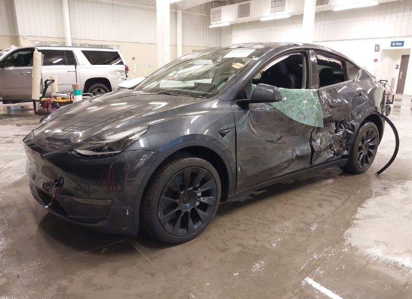 Photo 2 of 2024 Tesla Model Y LONG RANGE DUAL MOTOR ALL-WHEEL DRIVE (VIN 7SAYGDEE5RA284010)
