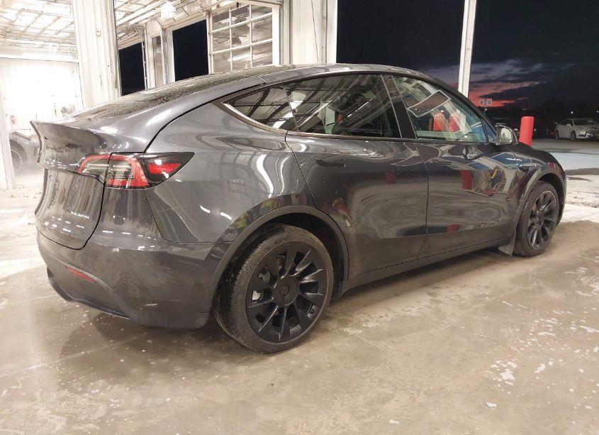 Photo 4 of 2024 Tesla Model Y LONG RANGE DUAL MOTOR ALL-WHEEL DRIVE (VIN 7SAYGDEE5RA284010)