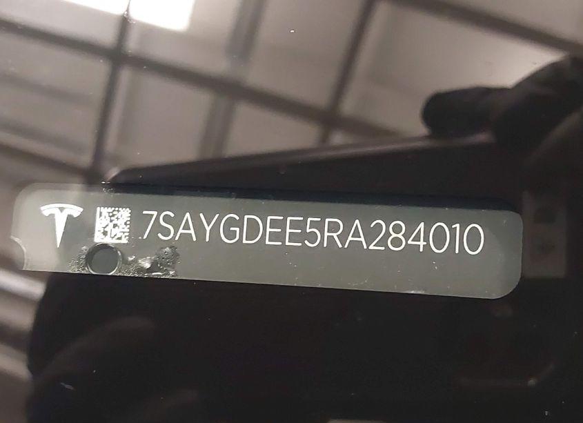 Photo 9 of 2024 Tesla Model Y LONG RANGE DUAL MOTOR ALL-WHEEL DRIVE (VIN 7SAYGDEE5RA284010)