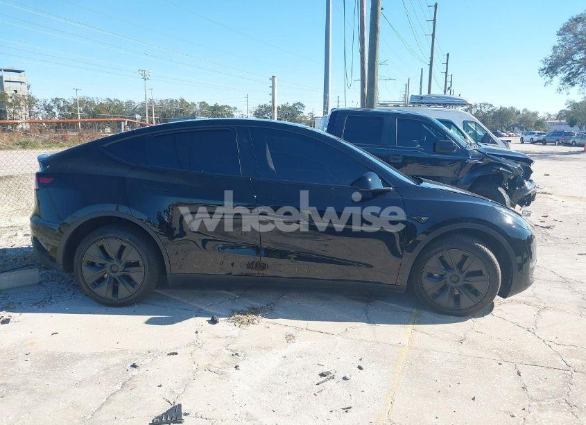 Photo 13 of 2024 Tesla Model Y LONG RANGE DUAL MOTOR ALL-WHEEL DRIVE (VIN 7SAYGDEE5RA330192)