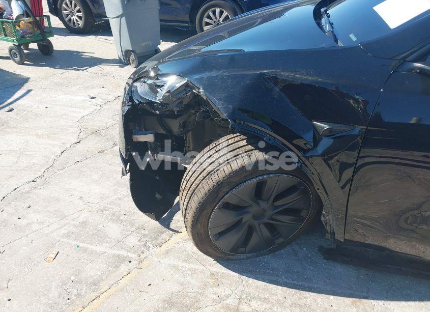 Photo 17 of 2024 Tesla Model Y LONG RANGE DUAL MOTOR ALL-WHEEL DRIVE (VIN 7SAYGDEE5RA330192)