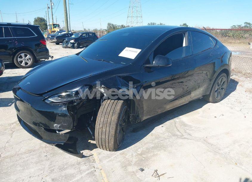 Photo 2 of 2024 Tesla Model Y LONG RANGE DUAL MOTOR ALL-WHEEL DRIVE (VIN 7SAYGDEE5RA330192)