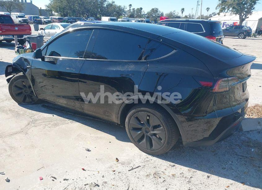 Photo 3 of 2024 Tesla Model Y LONG RANGE DUAL MOTOR ALL-WHEEL DRIVE (VIN 7SAYGDEE5RA330192)