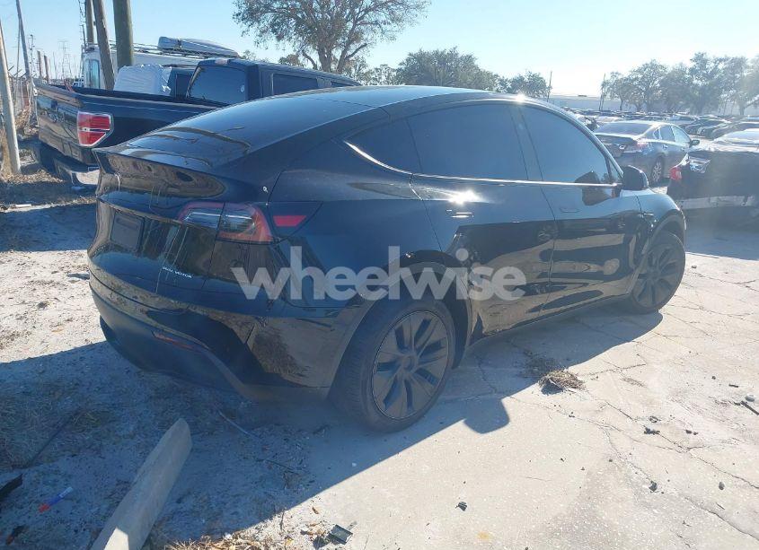 Photo 4 of 2024 Tesla Model Y LONG RANGE DUAL MOTOR ALL-WHEEL DRIVE (VIN 7SAYGDEE5RA330192)