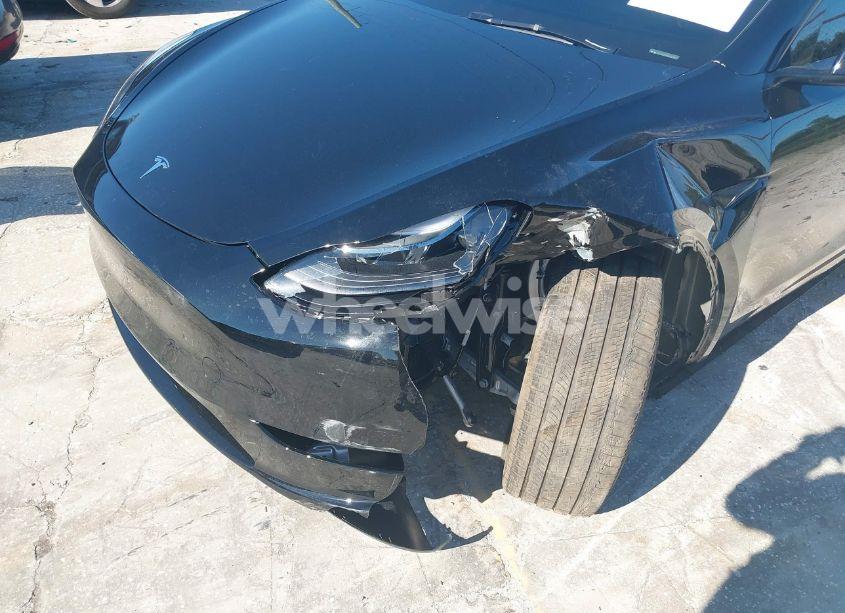 Photo 6 of 2024 Tesla Model Y LONG RANGE DUAL MOTOR ALL-WHEEL DRIVE (VIN 7SAYGDEE5RA330192)