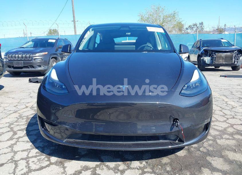 Photo 13 of 2024 Tesla Model Y LONG RANGE DUAL MOTOR ALL-WHEEL DRIVE (VIN 7SAYGDEE5RF003424)