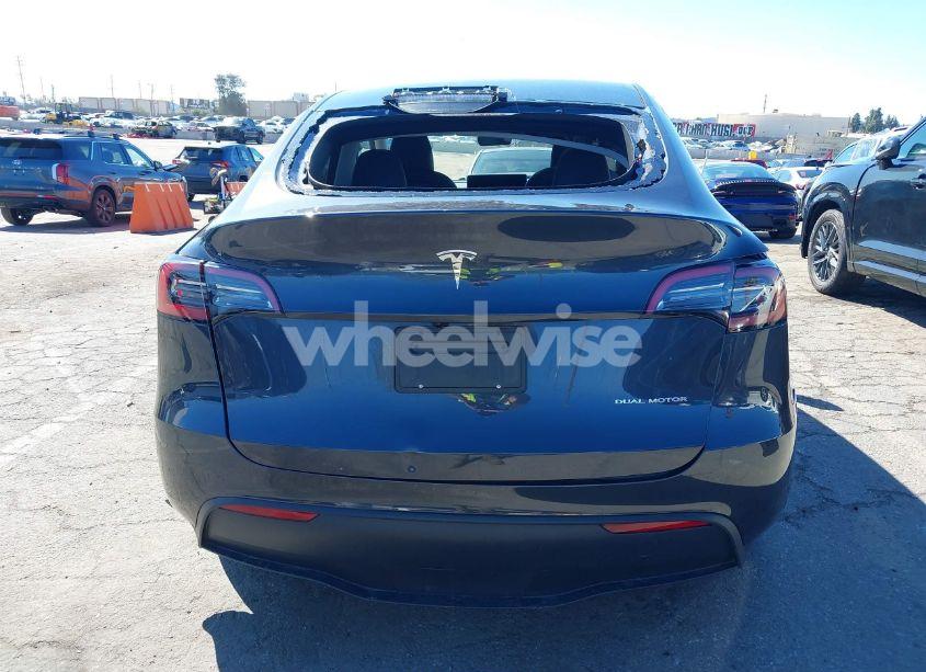 Photo 17 of 2024 Tesla Model Y LONG RANGE DUAL MOTOR ALL-WHEEL DRIVE (VIN 7SAYGDEE5RF003424)