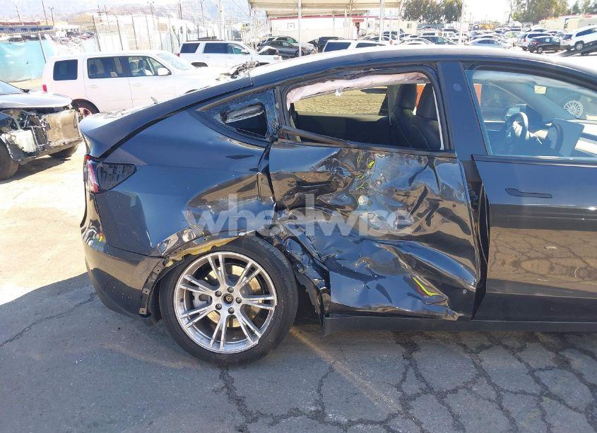 Photo 20 of 2024 Tesla Model Y LONG RANGE DUAL MOTOR ALL-WHEEL DRIVE (VIN 7SAYGDEE5RF003424)