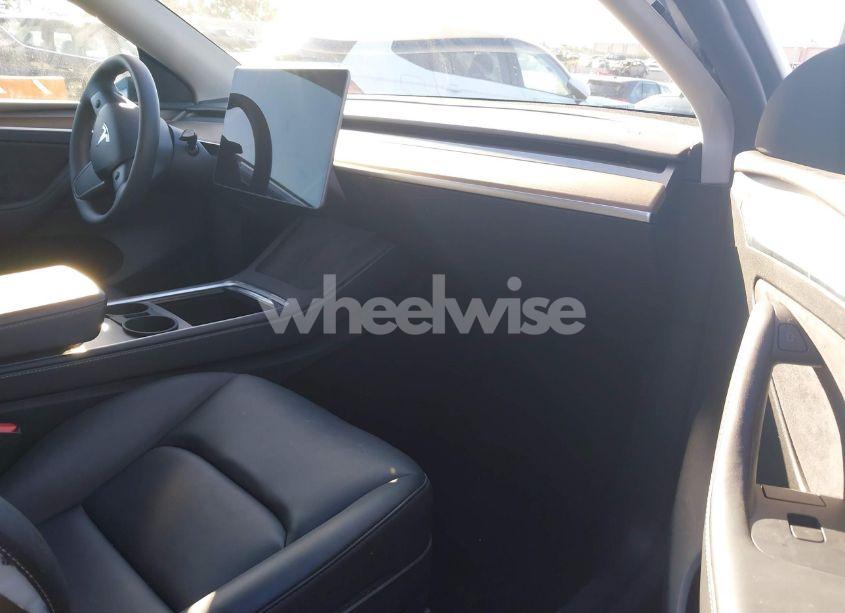 Photo 5 of 2024 Tesla Model Y LONG RANGE DUAL MOTOR ALL-WHEEL DRIVE (VIN 7SAYGDEE5RF003424)