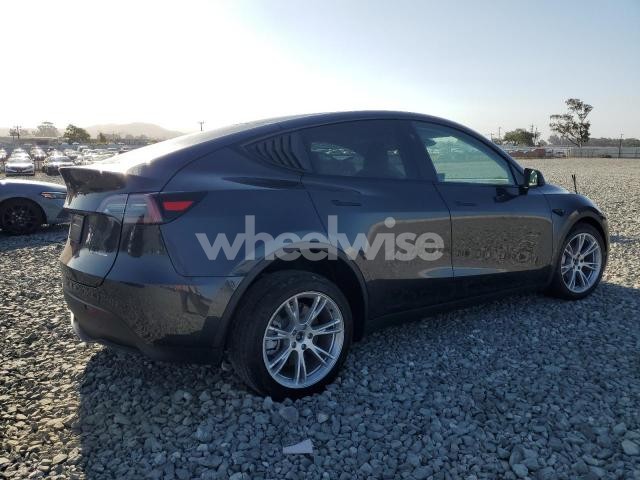 Photo 3 of 2024 TESLA MODEL Y (VIN 7SAYGDEE5RF032390)