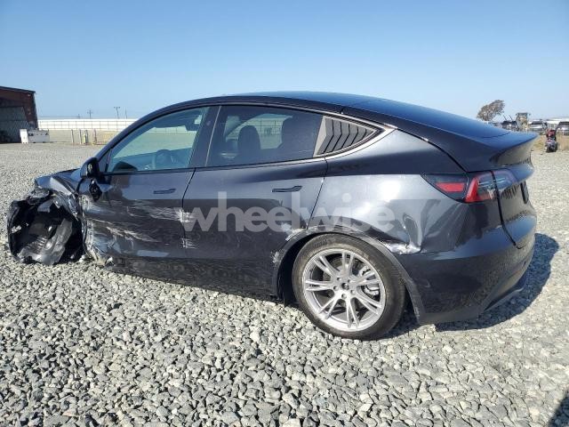 Photo 6 of 2024 TESLA MODEL Y (VIN 7SAYGDEE5RF032390)