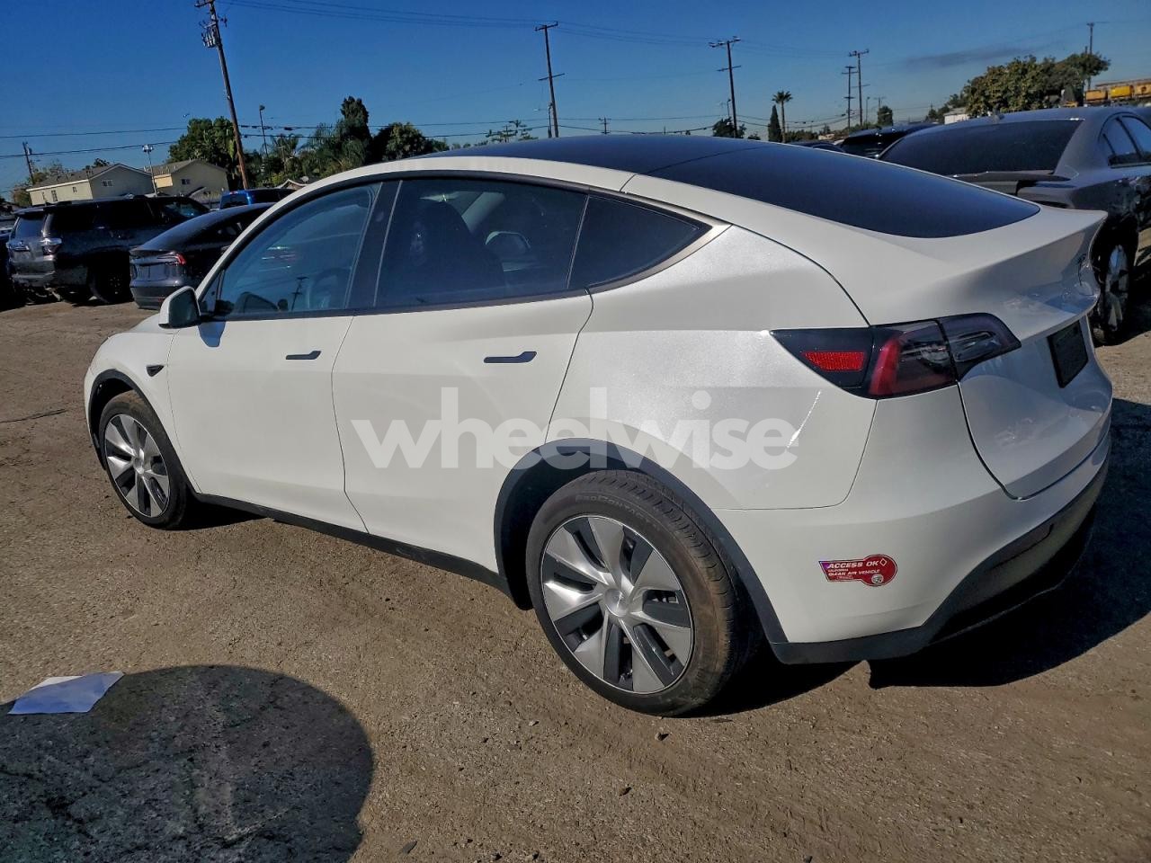 Photo 2 of 2024 TESLA MODEL Y (VIN 7SAYGDEE5RF066748)