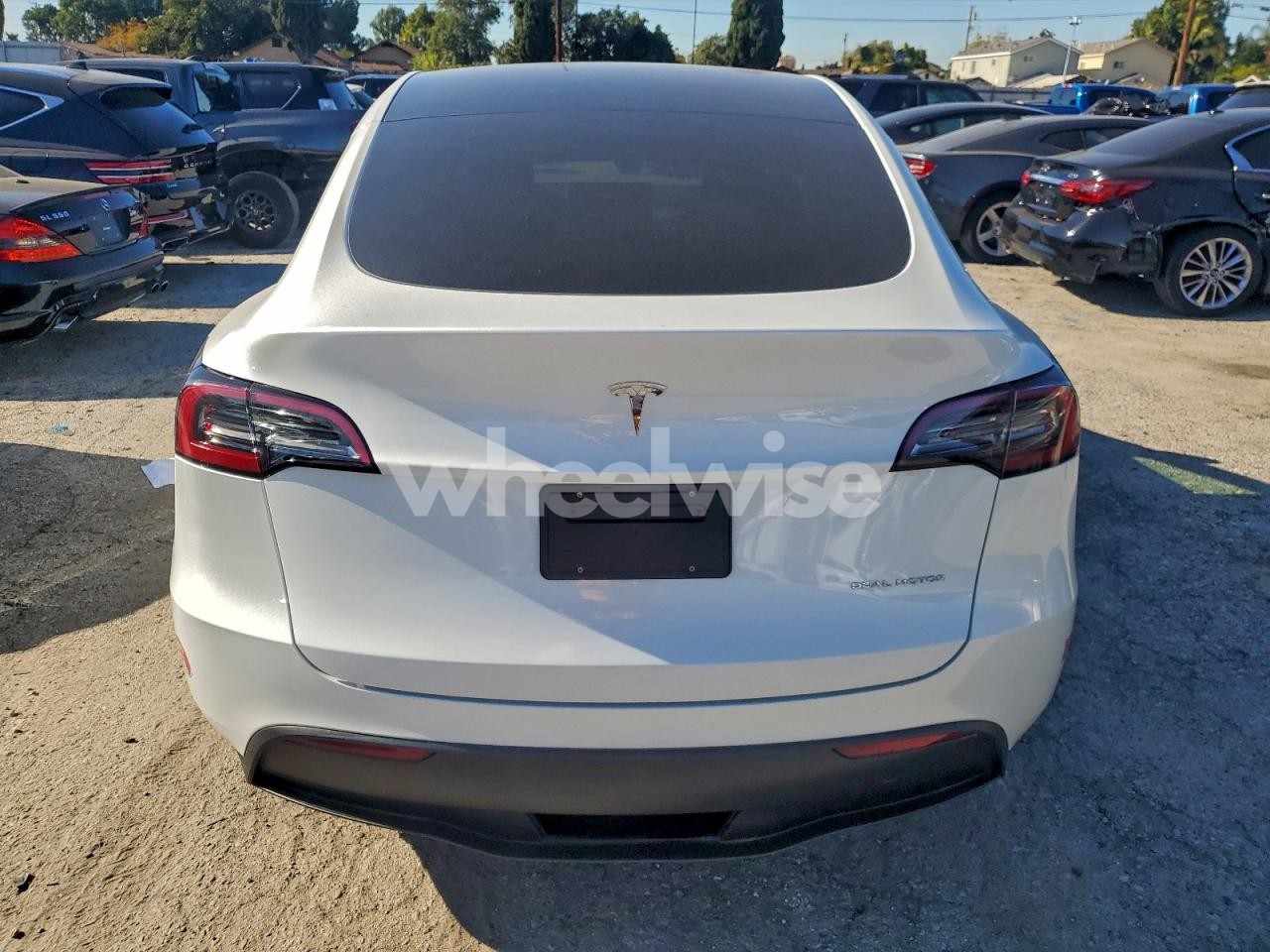 Photo 6 of 2024 TESLA MODEL Y (VIN 7SAYGDEE5RF066748)