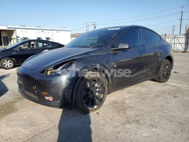 Photo 4 of 2024 TESLA MODEL Y (VIN 7SAYGDEE5RF085770)