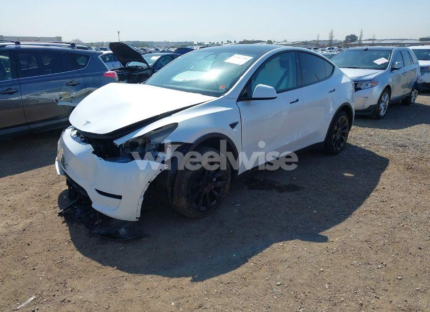 Photo 2 of 2024 Tesla Model Y LONG RANGE DUAL MOTOR ALL-WHEEL DRIVE (VIN 7SAYGDEE5RF126043)