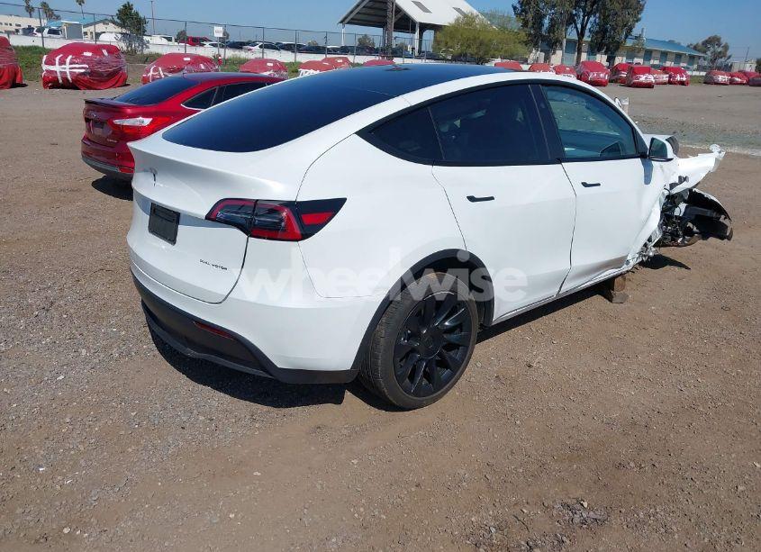 Photo 4 of 2024 Tesla Model Y LONG RANGE DUAL MOTOR ALL-WHEEL DRIVE (VIN 7SAYGDEE5RF126043)