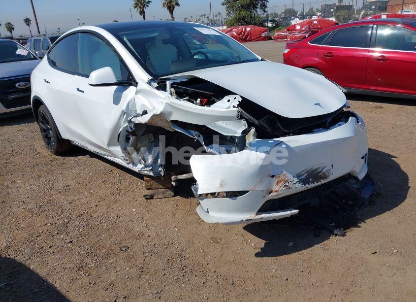 Photo 6 of 2024 Tesla Model Y LONG RANGE DUAL MOTOR ALL-WHEEL DRIVE (VIN 7SAYGDEE5RF126043)