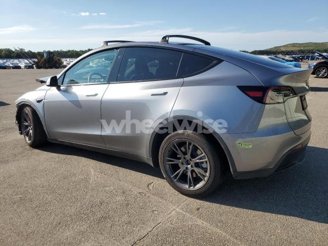 Photo 2 of 2025 TESLA MODEL Y (VIN 7SAYGDEE5SF288468)