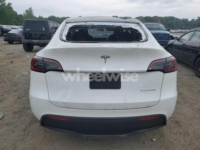 Photo 4 of 2025 TESLA MODEL Y (VIN 7SAYGDEE5SF306967)
