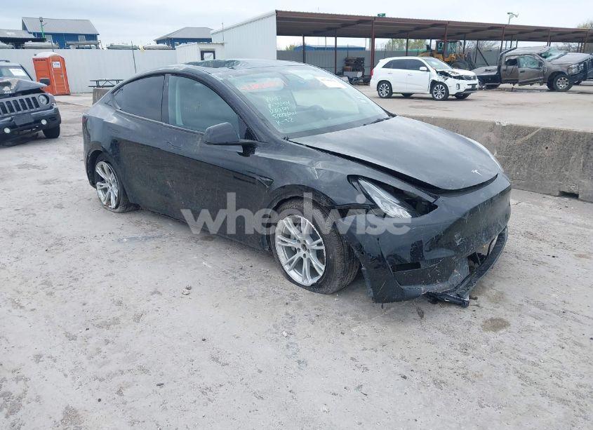 2022 Tesla Model Y LONG RANGE DUAL MOTOR ALL-WHEEL DRIVE (VIN 7SAYGDEE6NA004556) main photo