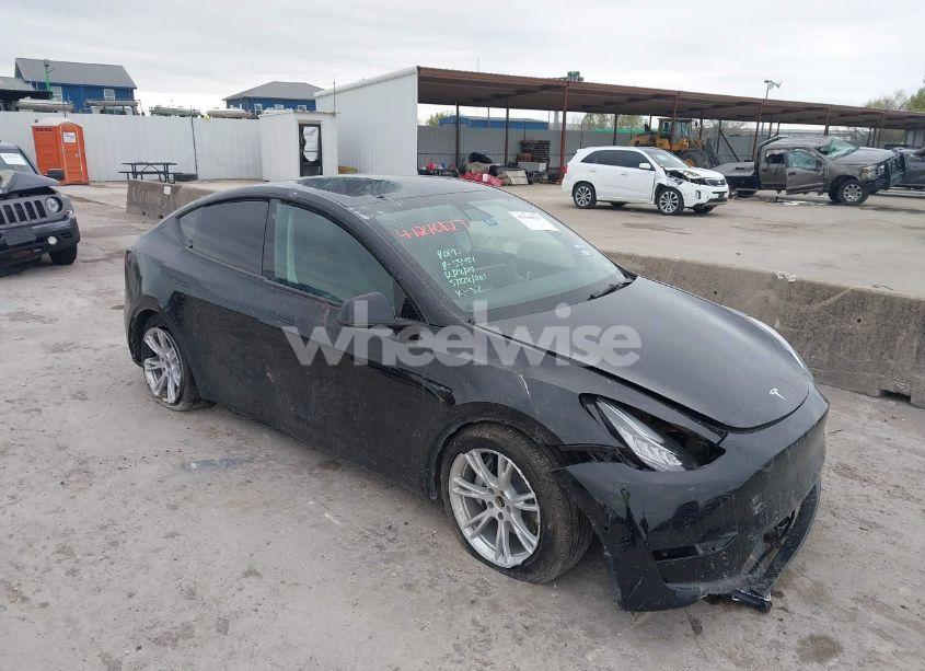 Photo 6 of 2022 Tesla Model Y LONG RANGE DUAL MOTOR ALL-WHEEL DRIVE (VIN 7SAYGDEE6NA004556)