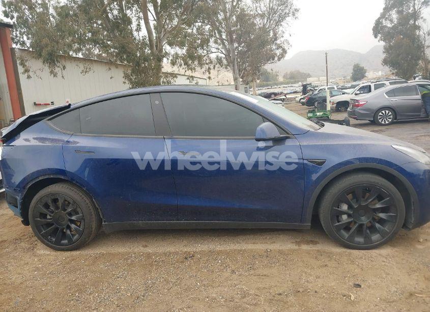 Photo 14 of 2022 Tesla Model Y LONG RANGE DUAL MOTOR ALL-WHEEL DRIVE (VIN 7SAYGDEE6NA021115)