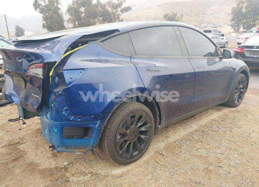Photo 4 of 2022 Tesla Model Y LONG RANGE DUAL MOTOR ALL-WHEEL DRIVE (VIN 7SAYGDEE6NA021115)