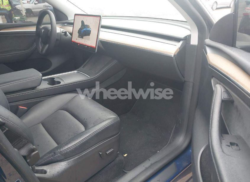 Photo 5 of 2022 Tesla Model Y LONG RANGE DUAL MOTOR ALL-WHEEL DRIVE (VIN 7SAYGDEE6NA021115)