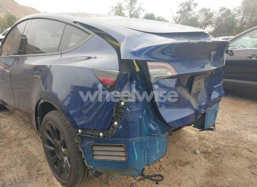 Photo 6 of 2022 Tesla Model Y LONG RANGE DUAL MOTOR ALL-WHEEL DRIVE (VIN 7SAYGDEE6NA021115)