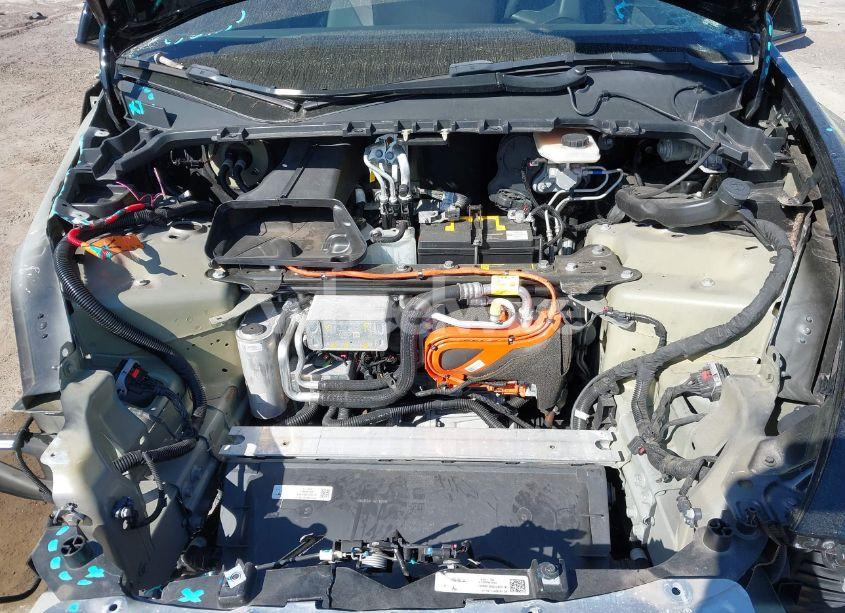 Photo 10 of 2022 Tesla Model Y LONG RANGE DUAL MOTOR ALL-WHEEL DRIVE (VIN 7SAYGDEE6NF313947)