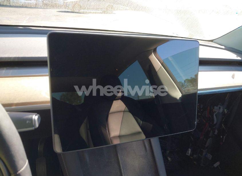 Photo 18 of 2022 Tesla Model Y LONG RANGE DUAL MOTOR ALL-WHEEL DRIVE (VIN 7SAYGDEE6NF313947)