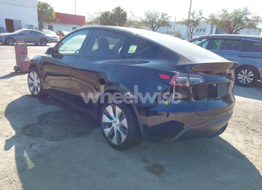 Photo 3 of 2022 Tesla Model Y LONG RANGE DUAL MOTOR ALL-WHEEL DRIVE (VIN 7SAYGDEE6NF313947)