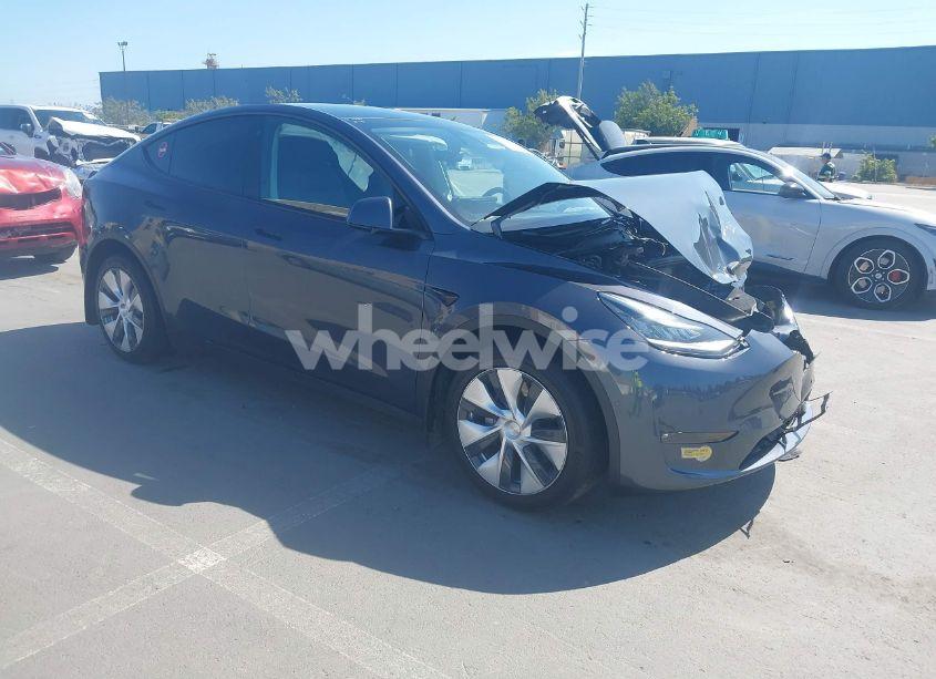 2022 Tesla Model Y LONG RANGE DUAL MOTOR ALL-WHEEL DRIVE (VIN 7SAYGDEE6NF344583) main photo