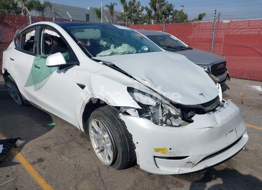 2022 Tesla Model Y LONG RANGE DUAL MOTOR ALL-WHEEL DRIVE (VIN 7SAYGDEE6NF446529) main photo