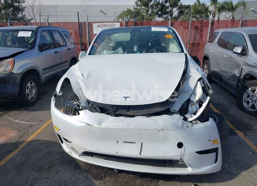 Photo 11 of 2022 Tesla Model Y LONG RANGE DUAL MOTOR ALL-WHEEL DRIVE (VIN 7SAYGDEE6NF446529)