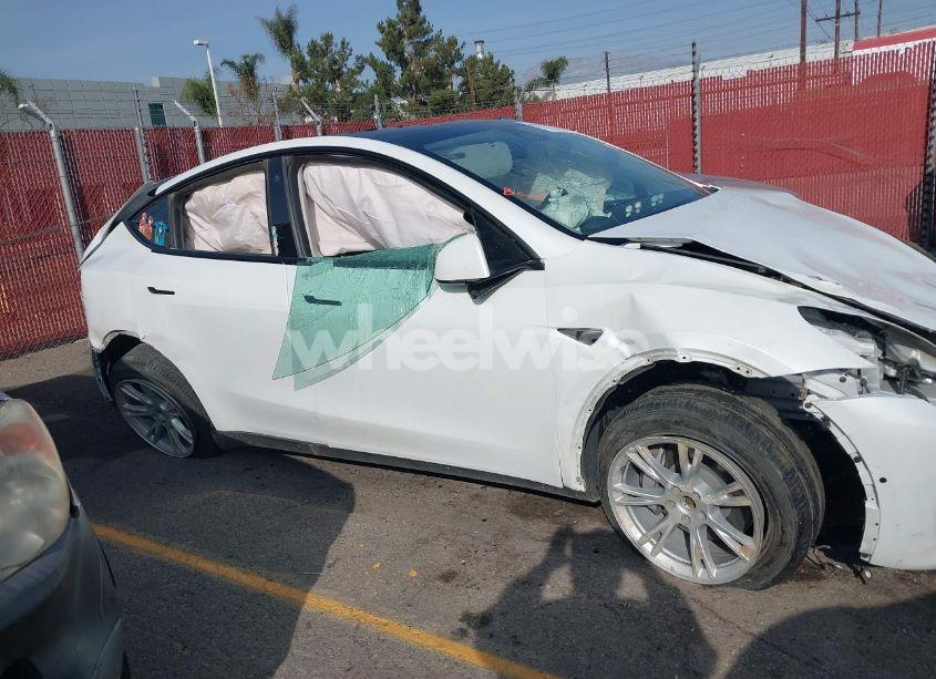 Photo 12 of 2022 Tesla Model Y LONG RANGE DUAL MOTOR ALL-WHEEL DRIVE (VIN 7SAYGDEE6NF446529)