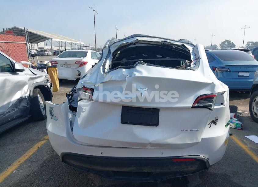 Photo 15 of 2022 Tesla Model Y LONG RANGE DUAL MOTOR ALL-WHEEL DRIVE (VIN 7SAYGDEE6NF446529)